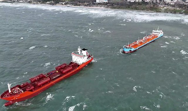 İstanbul'da iki tanker acil durum çağrısında bulundu, gemiler havadan görüntülendi