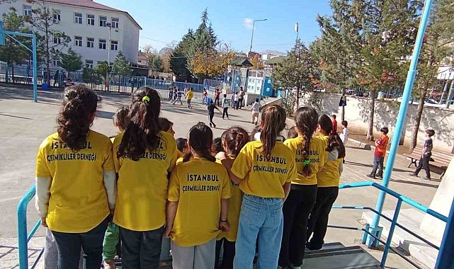 İstanbul'daki Çermiklilerden öğrencilere forma desteği