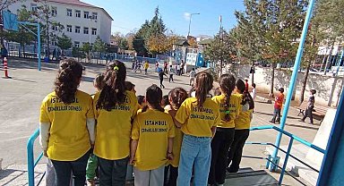 İstanbul'daki Çermiklilerden öğrencilere forma desteği