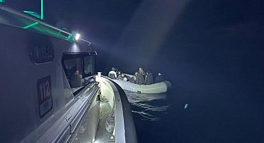 İzmir'de açıklarında göçmen hareketliliği