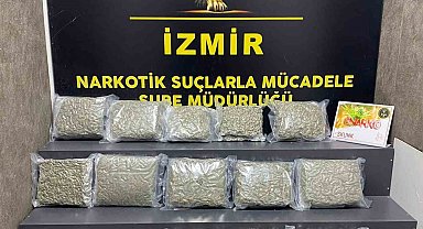 İzmir'de araçtan 21 kilo uyuşturucu çıktı