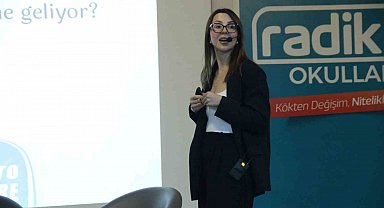 İzmir'de dev psikoloji zirvesi: Gençler geleceğe 'Radikal' bir bakış attı