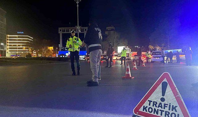 İzmir'de yeni yıl mesaisi: 13 bin personel sahada