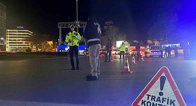 İzmir'de yeni yıl mesaisi: 13 bin personel sahada