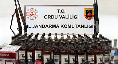 Jandarma ekiplerinden yılbaşı öncesi kaçak alkol ve sigara operasyonu: 2 gözaltı