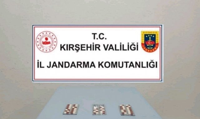 Jandarma yol uygulamasında uyuşturucu hap ele geçirdi