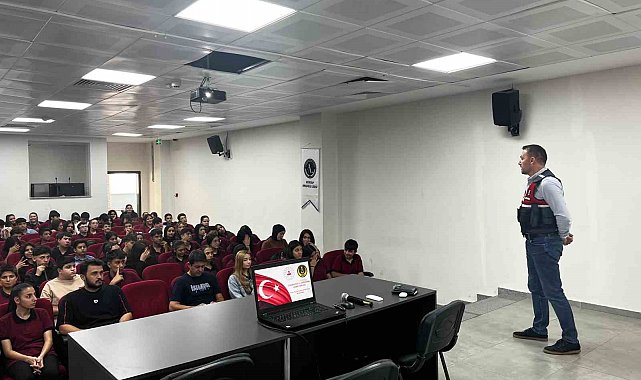 Jandarmadan öğrencilere siber güvenlik eğitimi