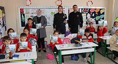 Jandarmadan öğrencilere trafik ve asayiş eğitimi