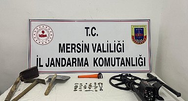 Kaçak kazı yapan 2 şüpheli tarihi eserlerle yakalandı