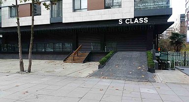 Kadıköy'de lüks oto galerisi boşaltıldı: 11 milyar TL'lik vurgun iddiası