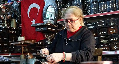 Kadın bakır ustası erkeklere taş çıkartıyor