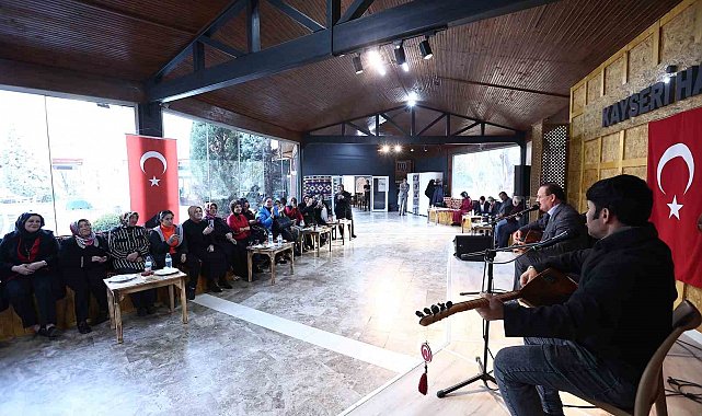 Kadın muhtarlar, seçme ve seçilme hakkını müzik ziyafeti ile kutladı
