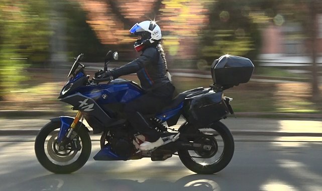 Kadın sürücü İspanya'dan Türkiye'ye motosikletle 4,5 günde geldi: Sınırda gözyaşlarını tutamadı