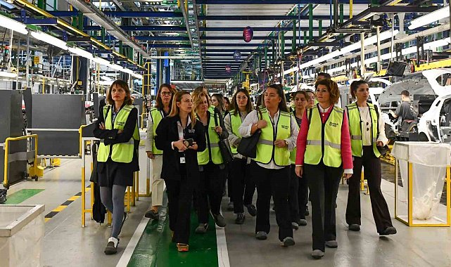 Kadının Güçlenmesi Bursa Platformu üyeleri, Oyak Renault'da buluştu