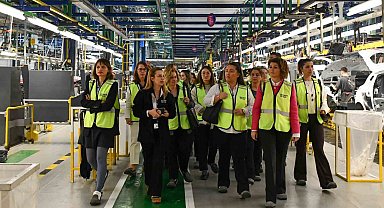 Kadının Güçlenmesi Bursa Platformu üyeleri, Oyak Renault'da buluştu