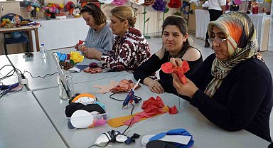 Kadınlar büyükşehir belediyesinin atölyelerinde meslek öğreniyor