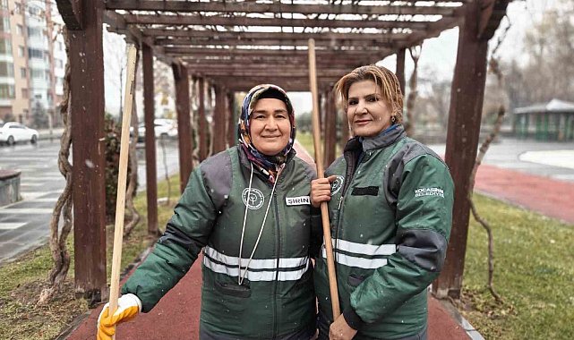 Kadınlar temizlik aşklarını parklara da yansıtıyor