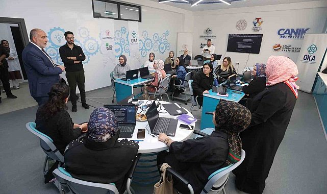 Kadınlar, yapay zeka ile geleceğe hazırlanıyor