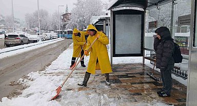 Kahramanmaraş'ta yaya yolları temizleniyor