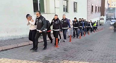 Kanser ilaçlarını usulsüz şekilde temin eden 3 kişi tutuklandı