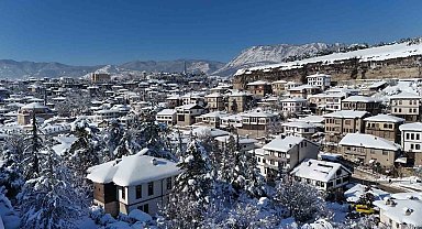 Kar altında masalsı görüntüler sunan UNESCO Kenti Safranbolu dron ile görüntülendi