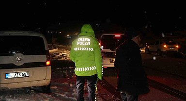 Kar ve tipi nedeniyle Sakaltutan, Kızıldağ ve Ahmediye Geçitlerinde yol ulaşıma kapandı