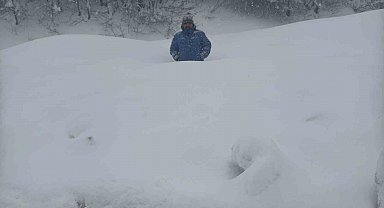 Karabük-Bartın yolunda kar kalınlığı 1,5 metreyi aştı