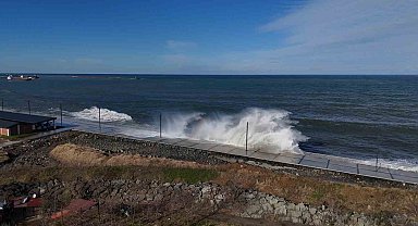 Karadeniz'de dalgalar havadan görüntülendi