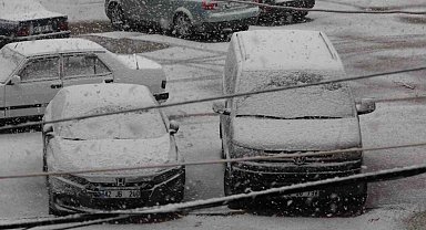 Karapınar'da kar yağışı etkili oldu