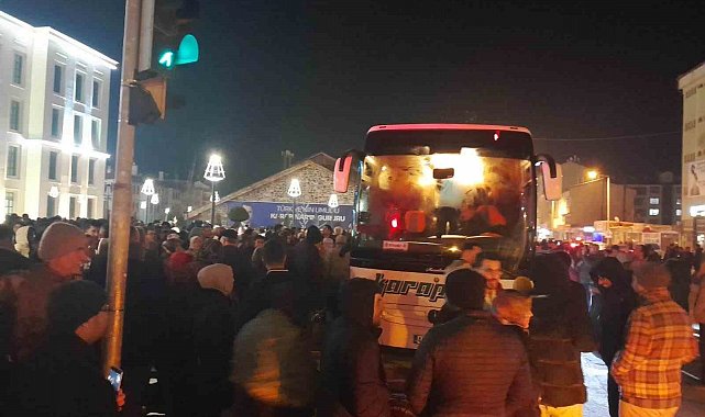 Karapınar'da umre yolcuları dualarla uğurlandı