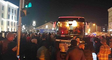 Karapınar'da umre yolcuları dualarla uğurlandı