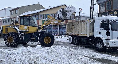 Karlıova'da karla mücadele çalışmaları başladı