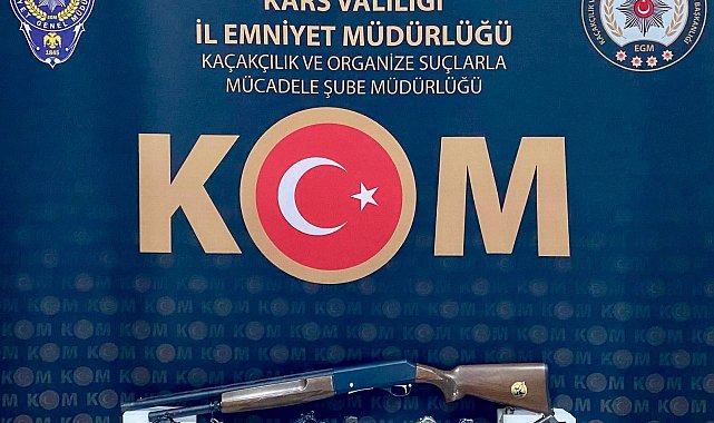 Kars merkezli 3 ilçede silah tacirlerine operasyon: Çok sayıda silah ve mühimmat ele geçirildi