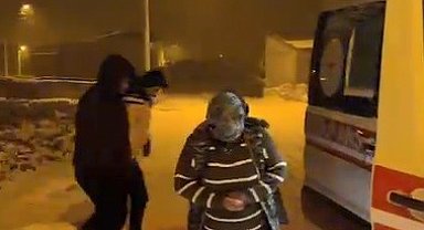 Kars'ta kar engelini aşan sağlık ekipleri hasta vatandaş için seferber oldu