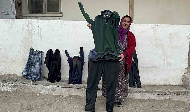 Kars'ta Sibirya soğukları: Dışarıya asılan çamaşırlar dakikalar içinde dondu