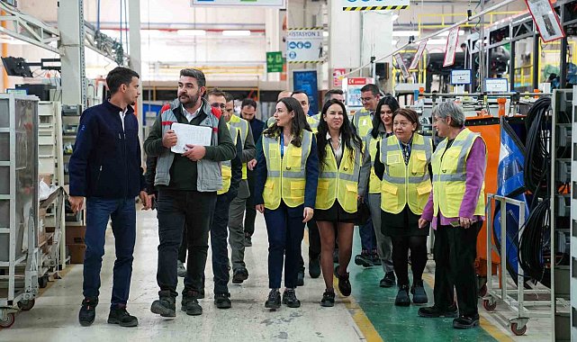 Karsan'dan meslek liselerindeki kız öğrencileri iş hayatına hazırlayacak hamle