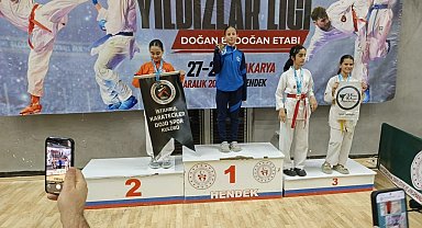 Kartepe Belediyespor karatecileri Sakarya'dan 9 madalyayla döndü