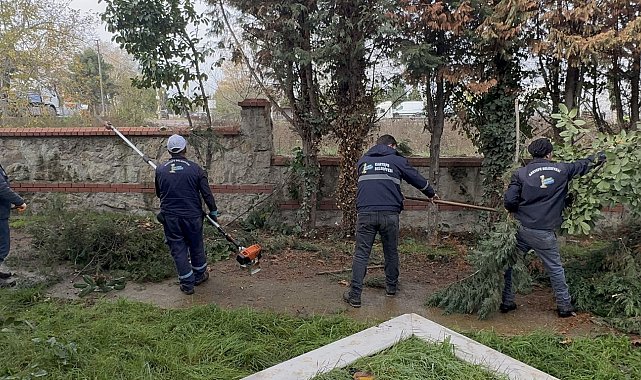 Kartepe'deki mezarlıklarda bakım çalışması yapıldı