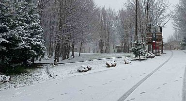 Kartepe'ye lapa lapa kar yağıyor