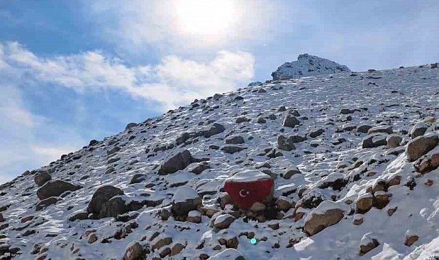 Kaş'ın yüksek kesimleri beyaza büründü
