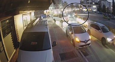 Kavşakta motosikletle otomobil çarpıştı: 1 yaralı