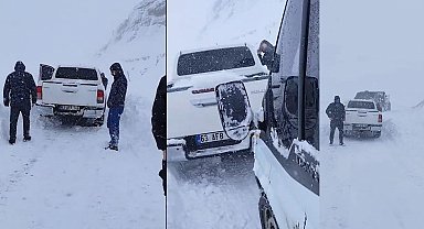 Kayak merkezi yolunda mahsur kalanlar kurtarıldı