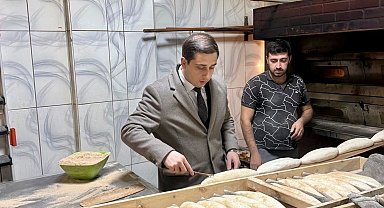 Kaymakam Başar fırında ekmek pişirip, çay ocağında kahve hazırladı