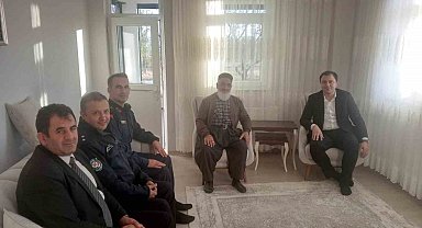 Kaymakam Bayram Kıbrıs gazisiyle bir araya geldi