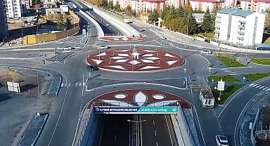 Kayseri Büyükşehir, kavşak peyzajı ile kentin vitrinine renk ve estetik katıyor