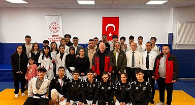 Kayseri'de Jujitsu sporcuları 2026 startını verdi