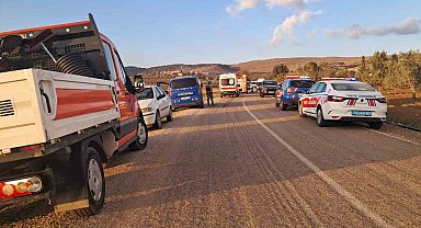 Kilis'te iki araç kafa kafaya çarpıştı: 3 yaralı