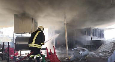 Kırıkhan'da evin çatı katı alevlere teslim oldu