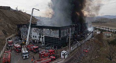 Kırıkkale'de kimya fabrikasındaki yangın kısmen kontrol altına alındı