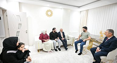 Kırklareli Valisi Turan devlet desteğiyle evlenen genç çiftlere misafir oldu